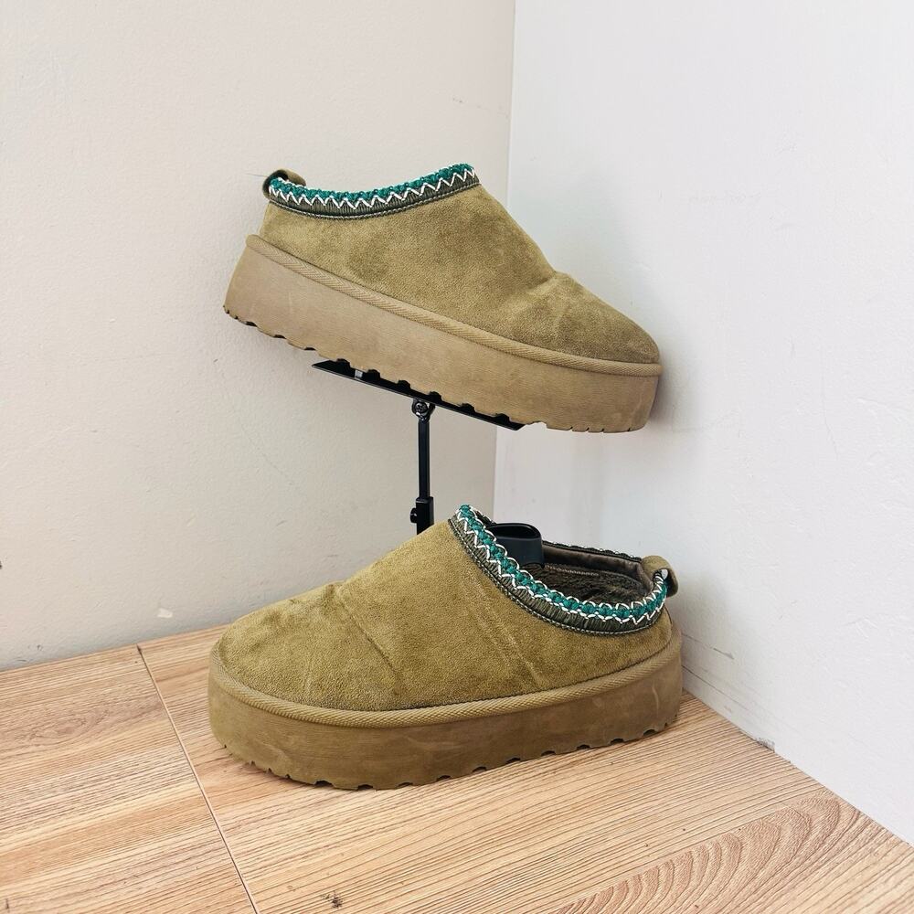 Olivia And Kate Green Suede Platform Slippers Women’s Size 9